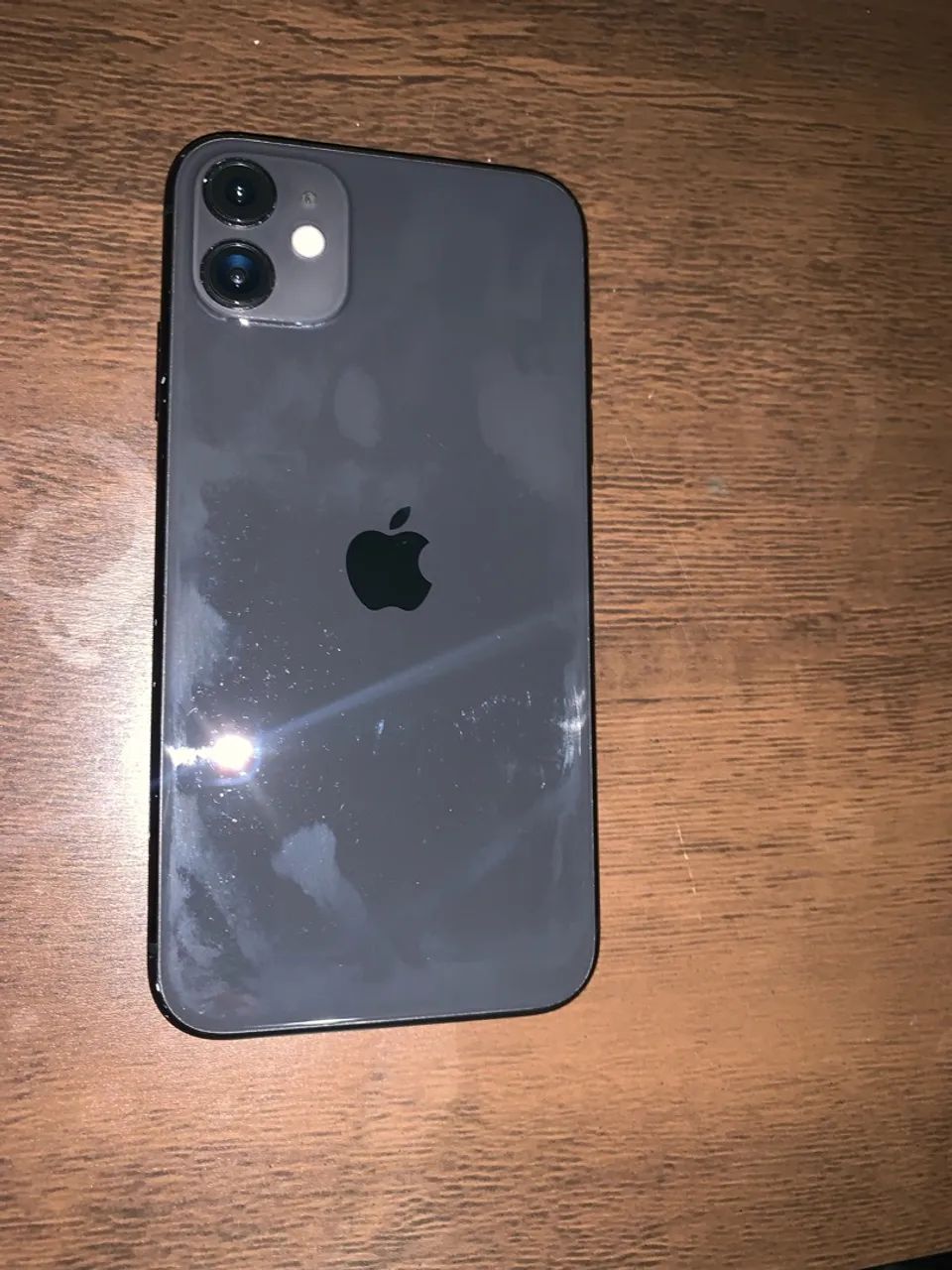 Vendo iPhone 11 com poucos detalhes . 