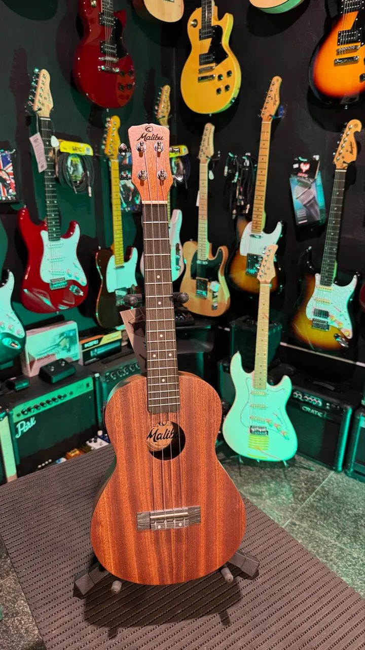 Ukulele tenor elétrico Malibu com capa  - Foto 5