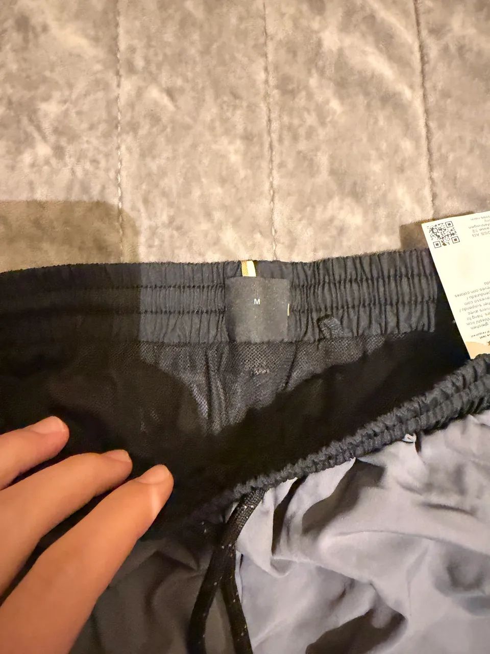 SHORT ORIGINAL DA HUGO BOSS CINZA TAMANHO M - Foto 2