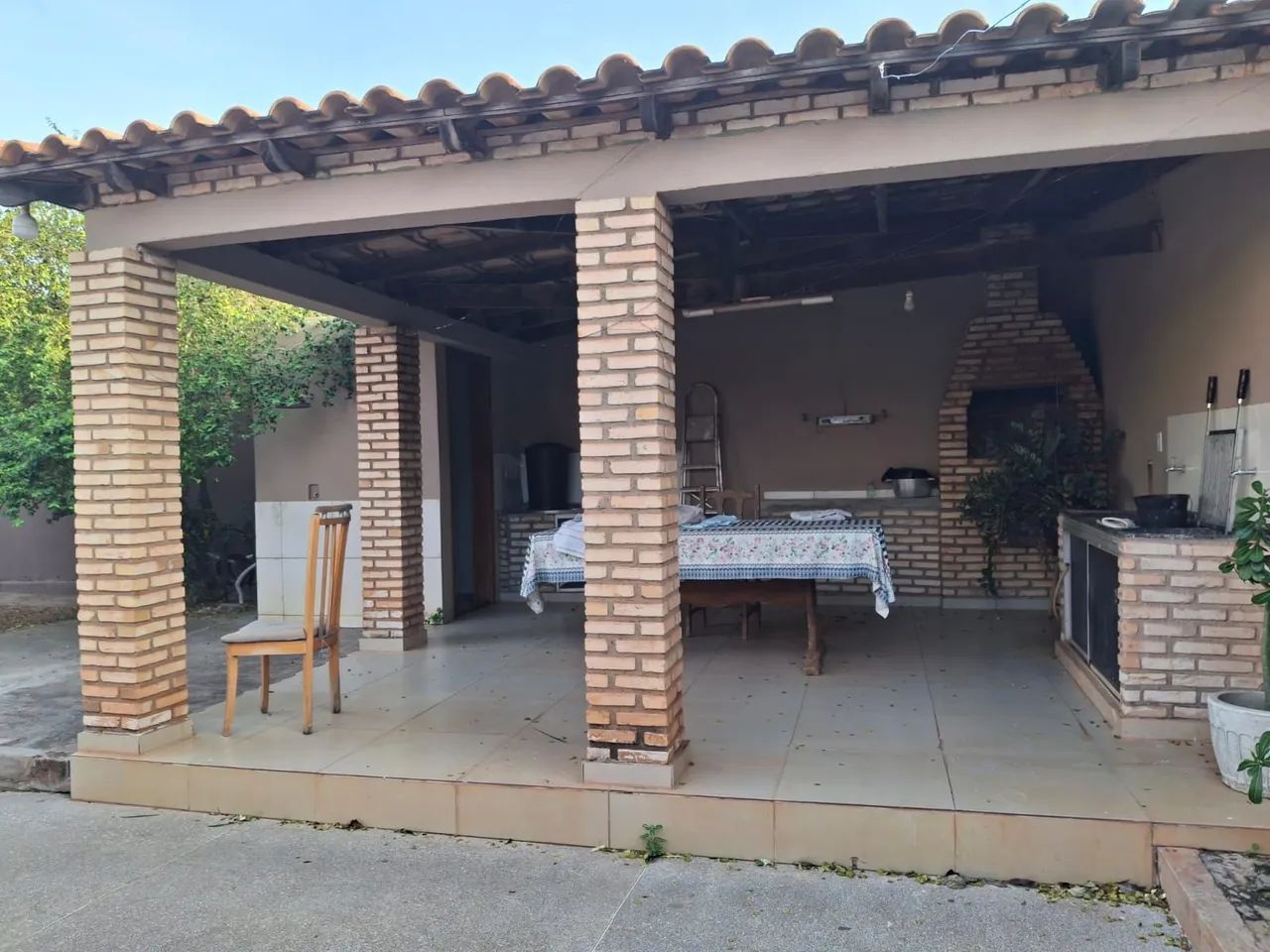 Belíssima casa tipo sobrado + localização privilegiada  - Foto 3
