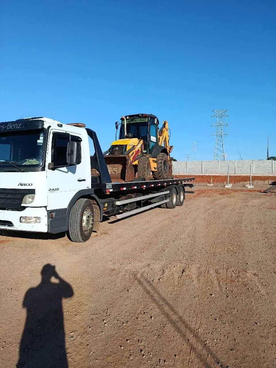 Atego 2425 plataforma 11 metros 