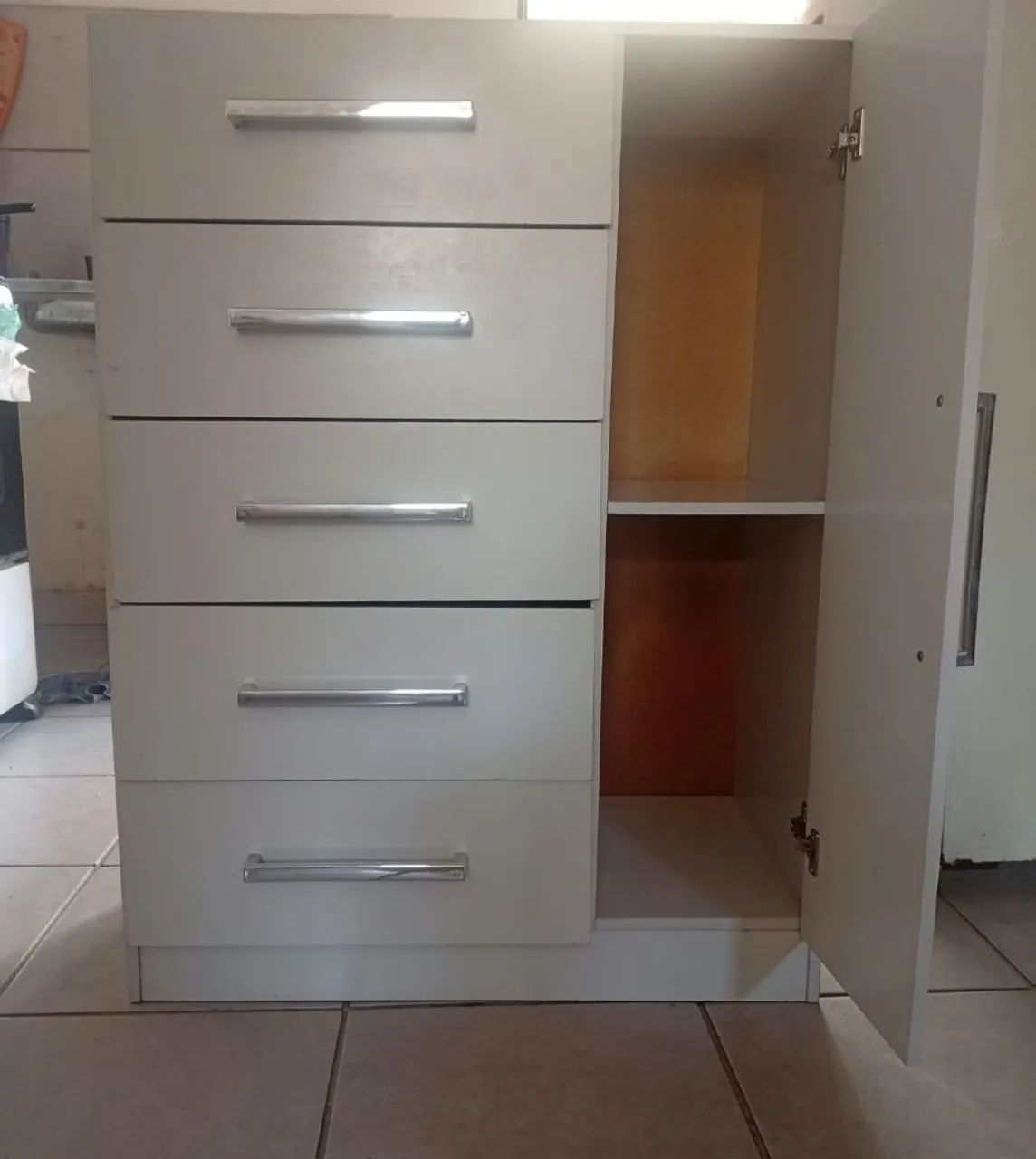 CÔMODA SOLTEIRO 