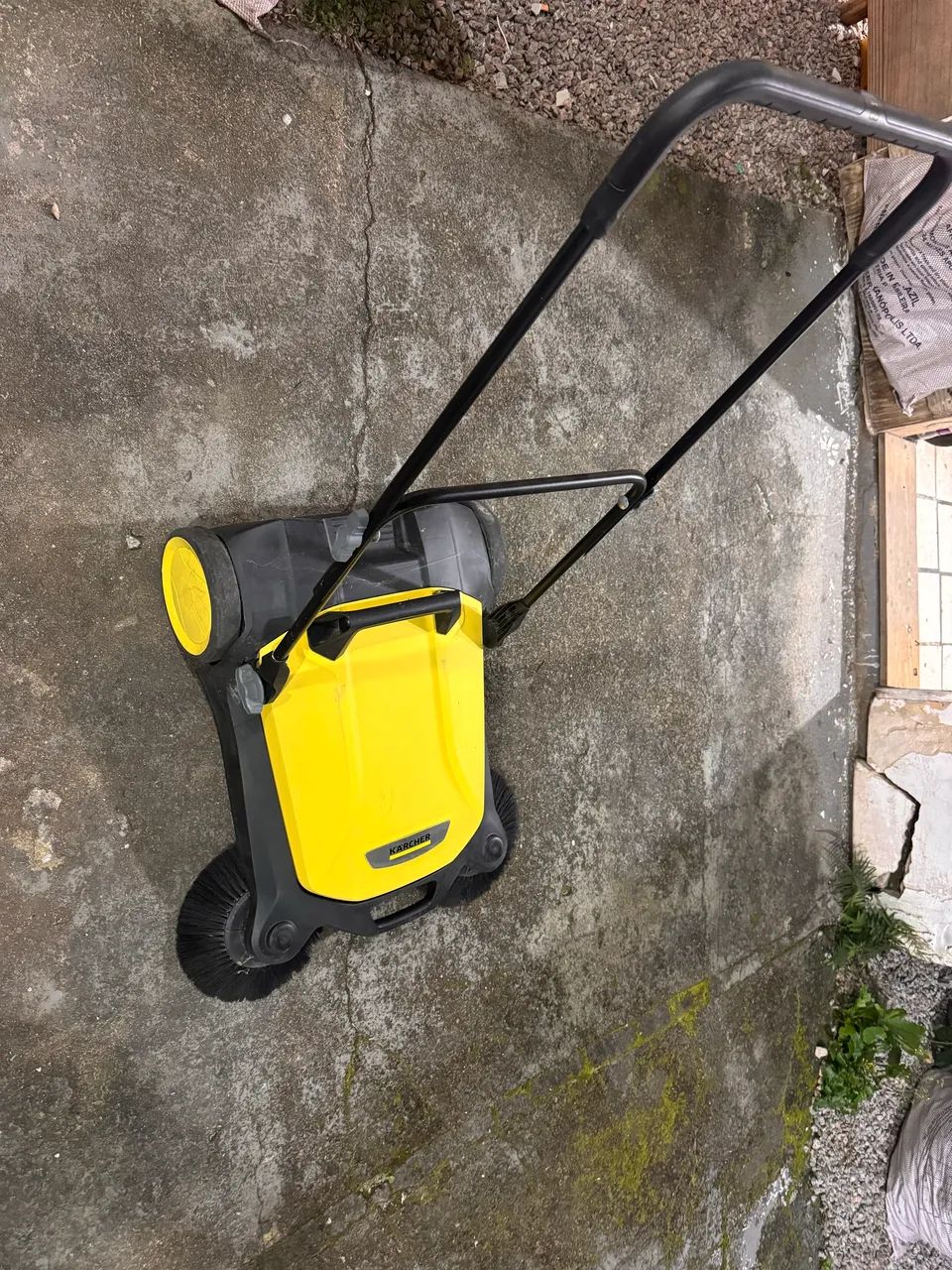 Varredeira De Piso Karcher Manual Com Recolhedor 20l S4 Twin