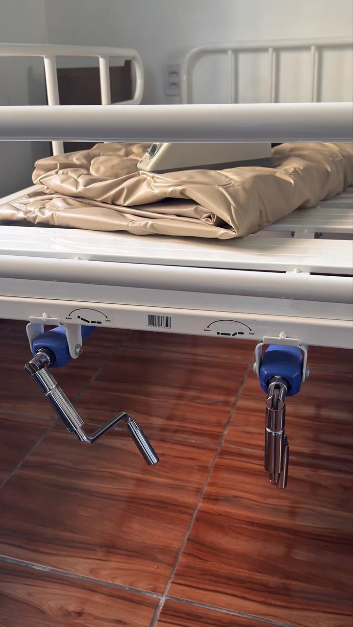Vendo cama hospitalar nova e colchão pneumático anti escaras com motor,  - Foto 4