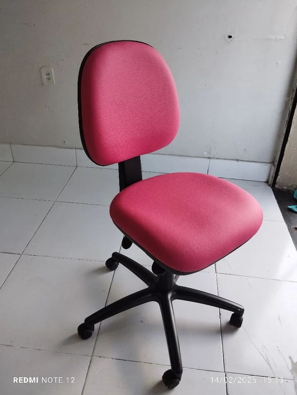 Cadeira giratória pra escritório e estudos 65203909941761125
