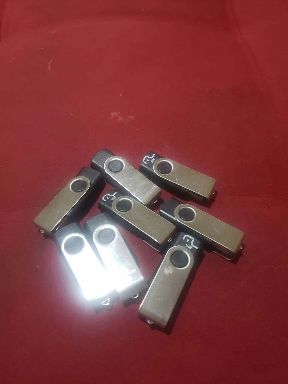 Lote Pen drive 8 un 16g cada - Foto 2