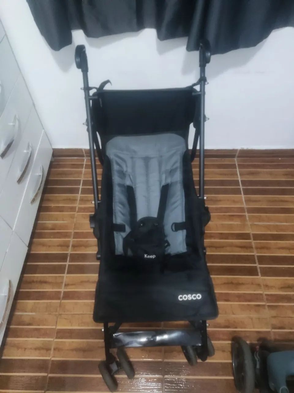 Vendo Carrinho de bebê Cosco Keep - Foto 3