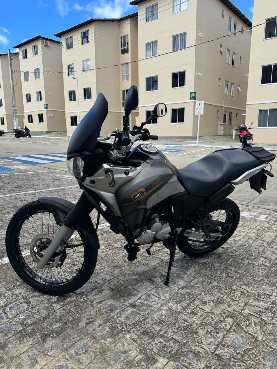 TENERE 250