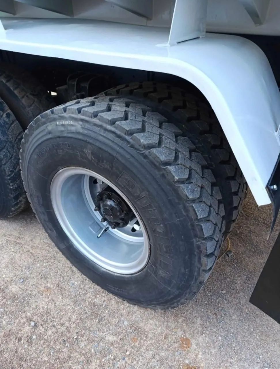 Ford Cargo 2428e caçamba  - Foto 8