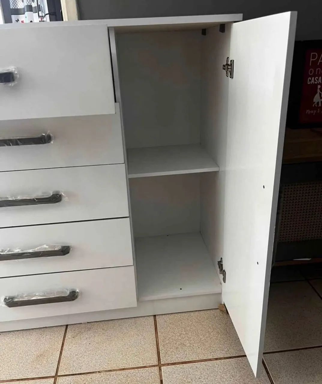 Cômoda com gavetas e porta  - Foto 2