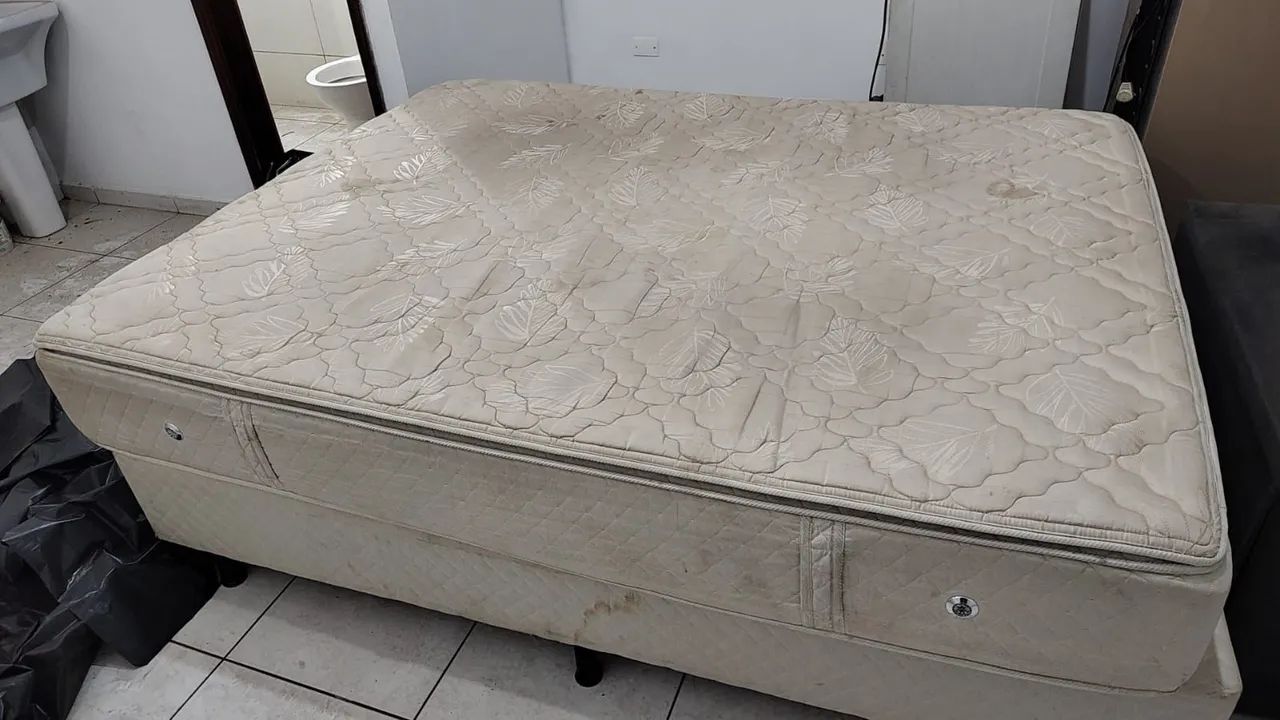 Cama box + Colchão 