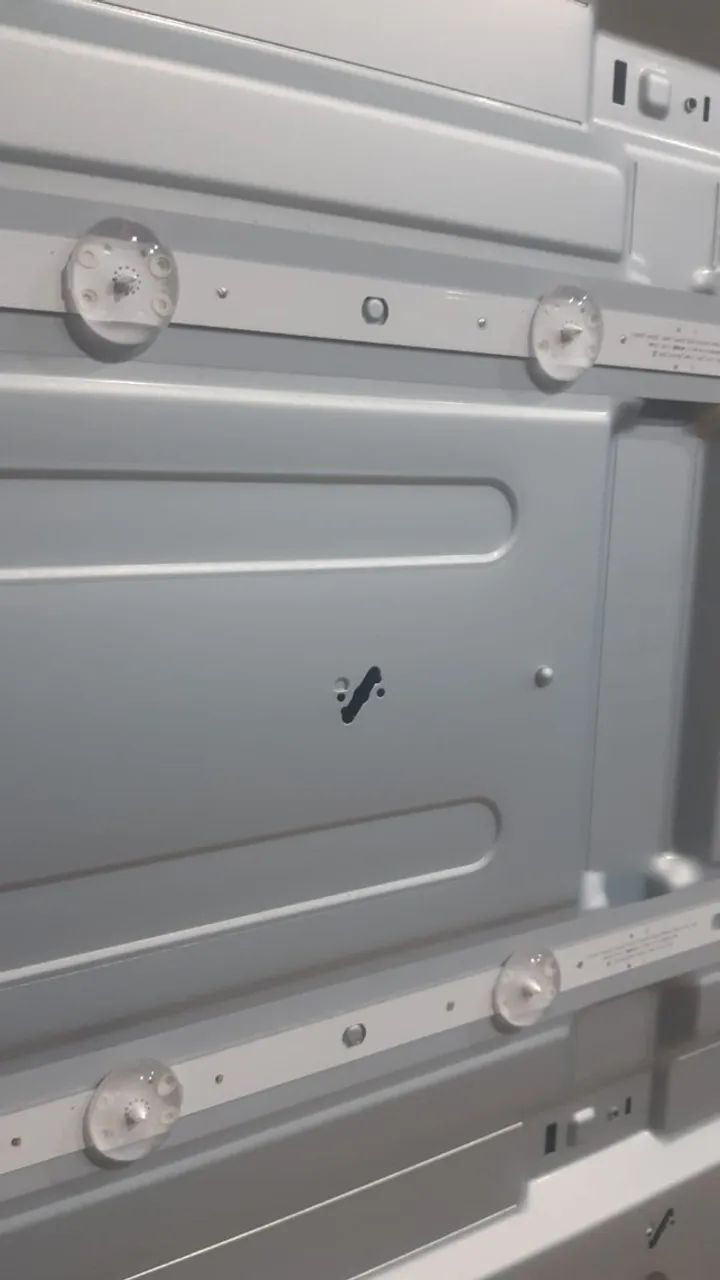 Barra de Led da Tv LG 65 polegadas 65UT8050PSA - Foto 4