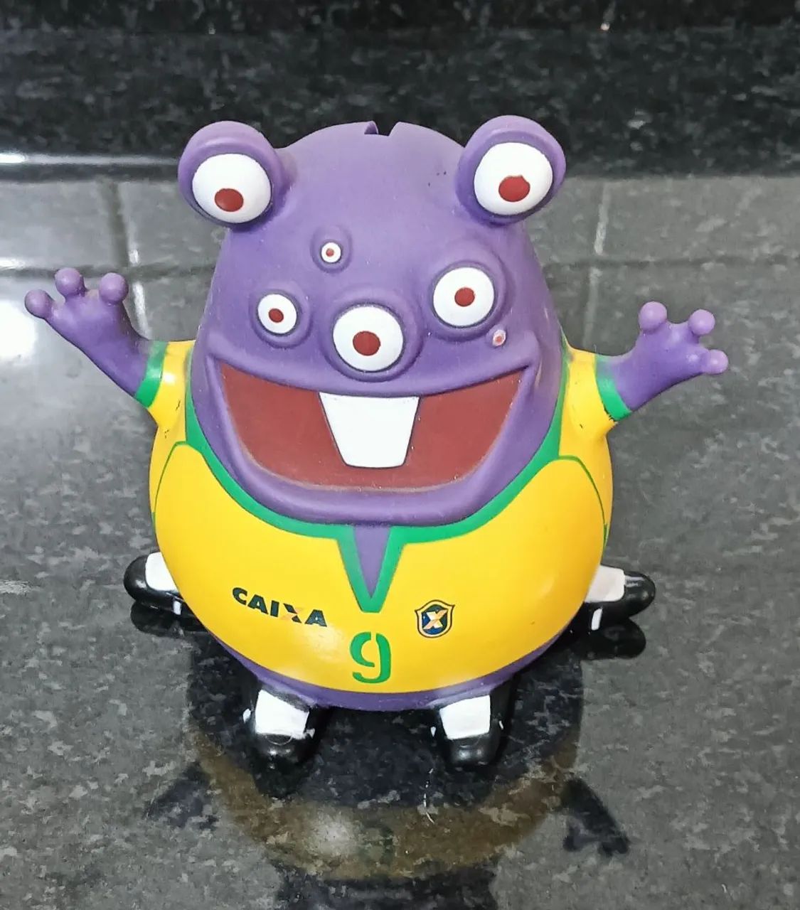 Poupançudos  da Caixa  Boneco Barrico Camisa 9 Copa do  Mundo  - Foto 5