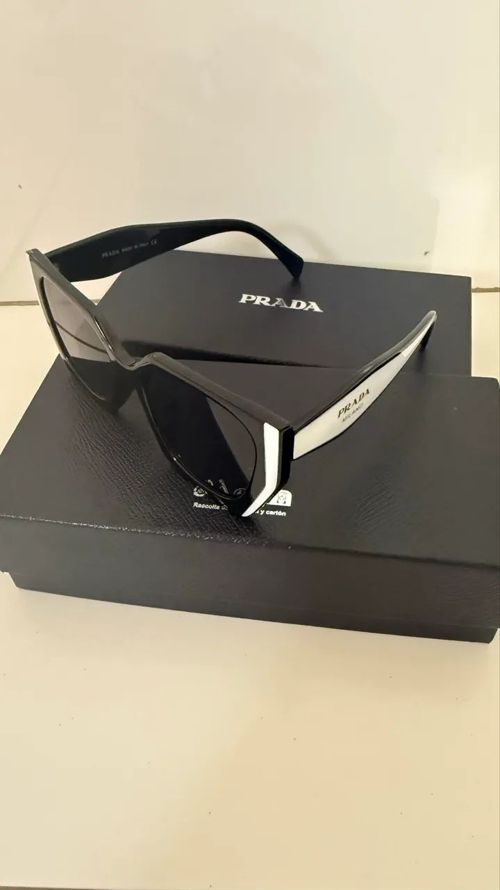 Óculos de sol Prada feminino 