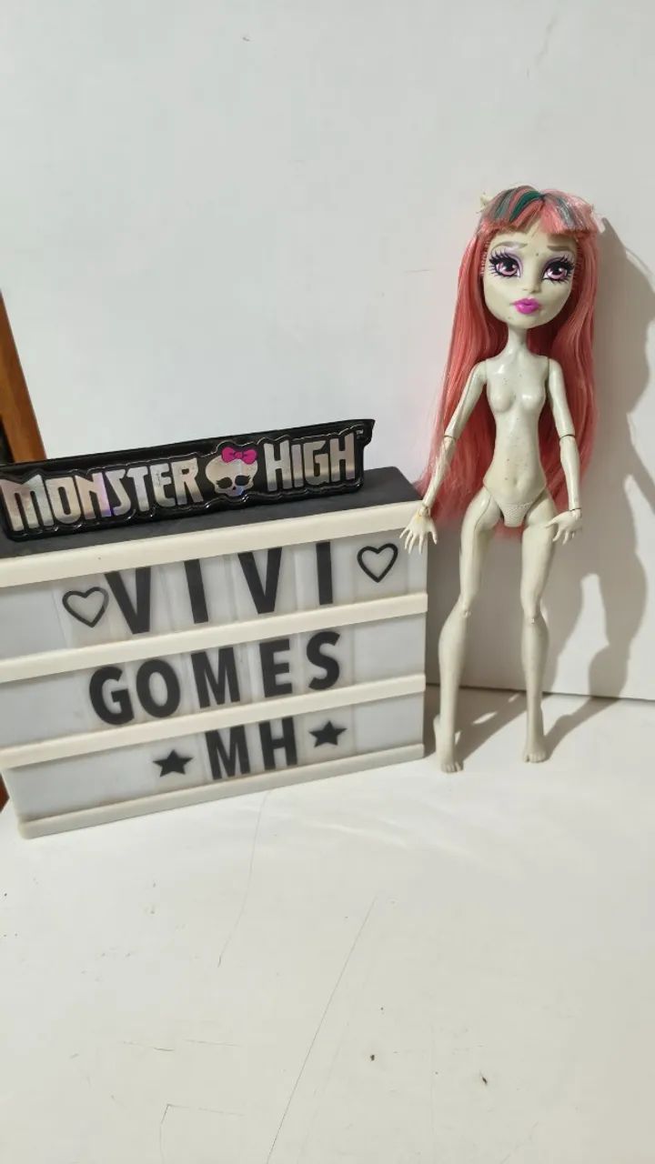 Monster High Rochelle básica g1