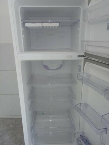 Vendo uma geladeira eletrolux - Foto 5