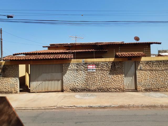 Vende-se casa