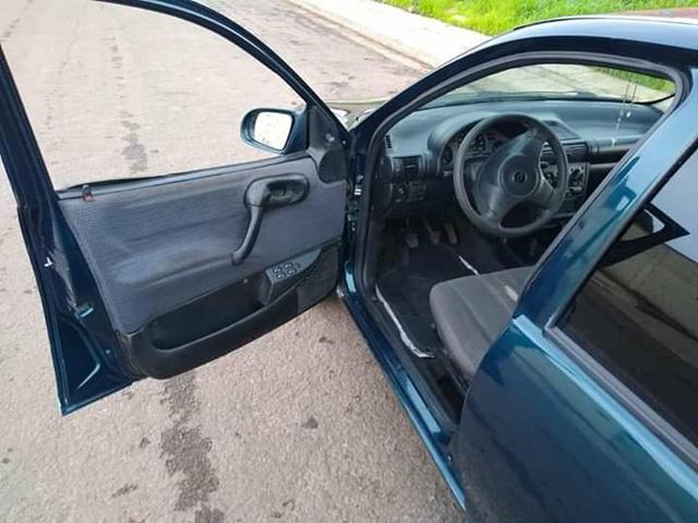 Corsa 99 completo abaixei o preço pra vende logo aceito troca por moto - Foto 12