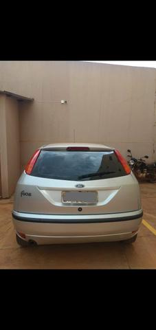 Ford Focus Hatch 1.6 8v - Foto 3