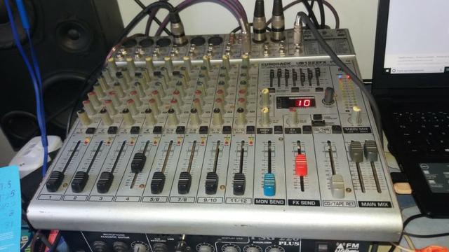 Mesa De Som Behringer Xenyx 1222fx-pro - Foto 3