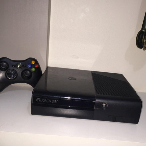 Xbox 360 desbloqueado com dois controles - Foto 2