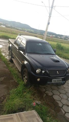 Mitsubishi L200 HPE 4X4 2.5 - Foto 6