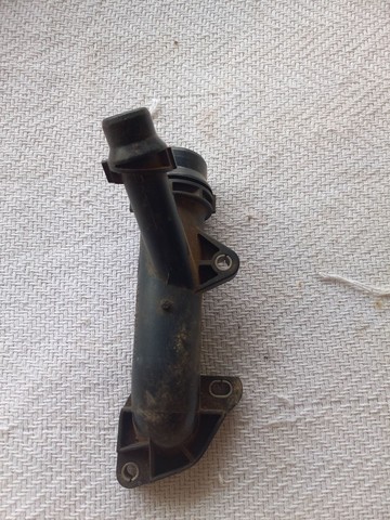 Tubo saída de água motor BMW 320i  120i  116i  X1 2.0 - Foto 2