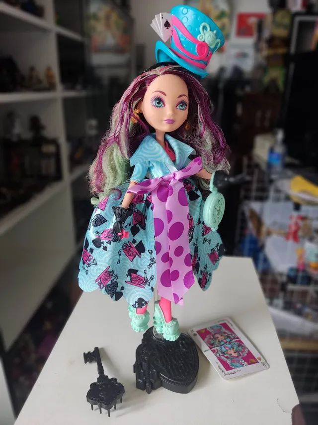 Boneca Ever After High Filha Do Chapeleiro Maluco, Mattel.