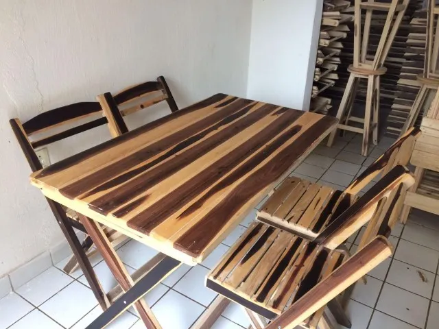 conjunto de mesa e cadeira Entrego