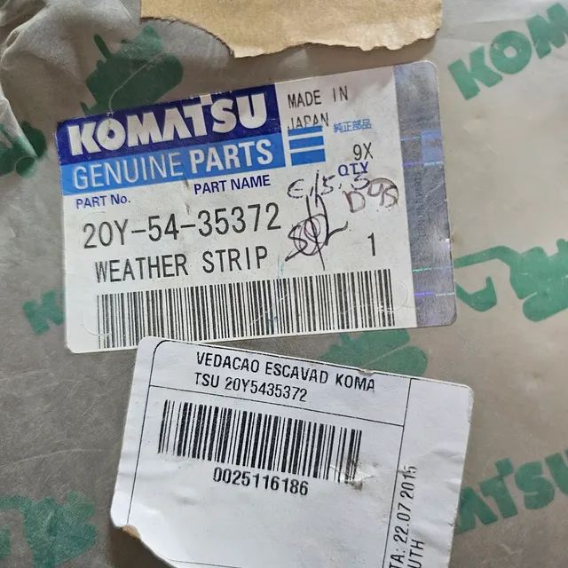 Escavadeira komatsu borracha guarnição vidro nova original 20Y5435372 - Foto 3
