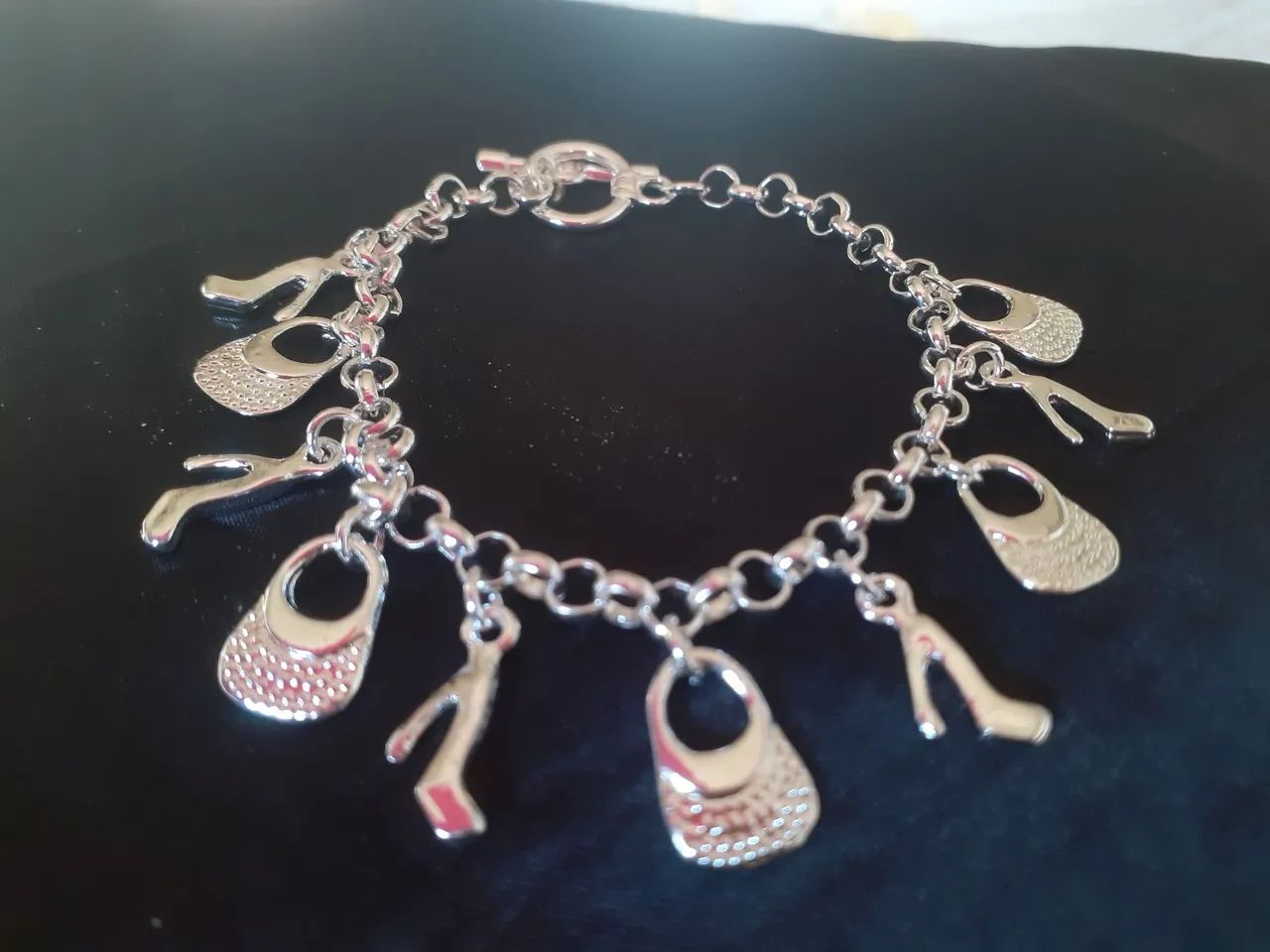 Pulseira de Prata 925 com Pingentes de Bolsa e Sapato - Foto 2