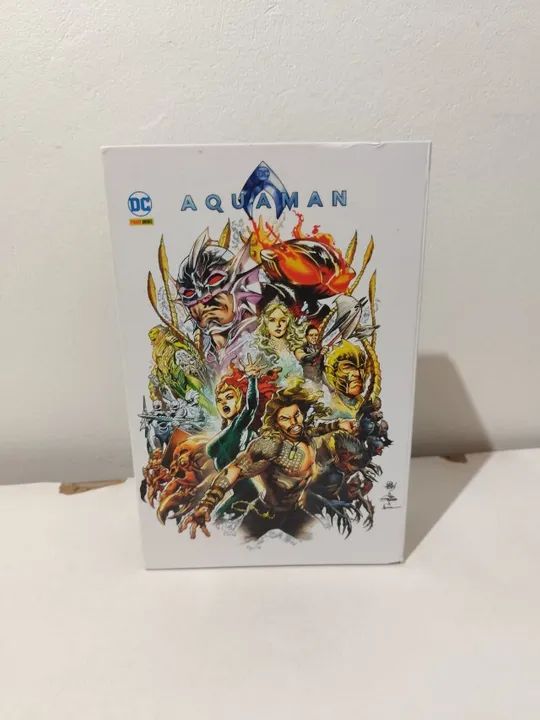 BOX HQ AQUAMAN