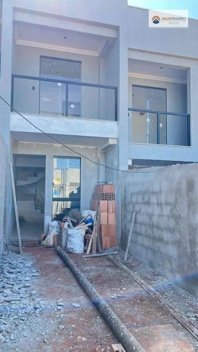 Casa geminada com entrada independente com 2 quartos à venda, 66 m² por R$ 435.000 - Jardi