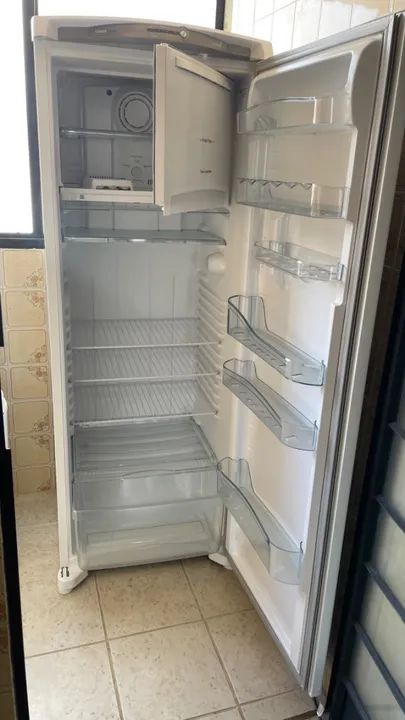 Geladeira 10 meses de uso - Foto 2