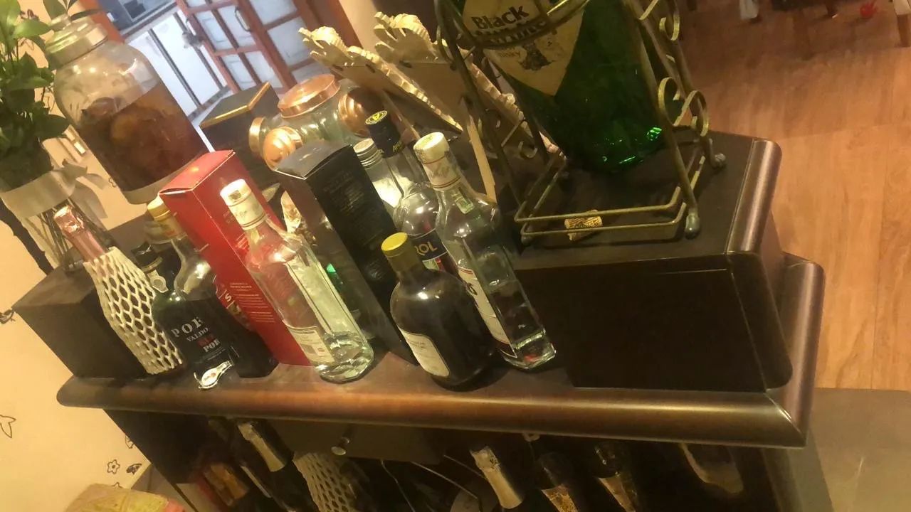 Bar com espelho de parede - Foto 2
