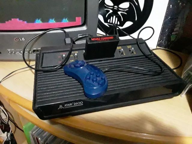 Vídeo Game Atari 2600, Polivox +2 jogos nas caixas e 1 controle Compatível, funcionando, l