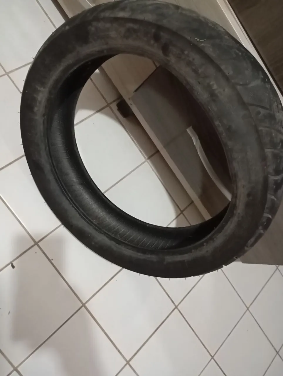Pneu de Moto Usado - Ótimo Estado