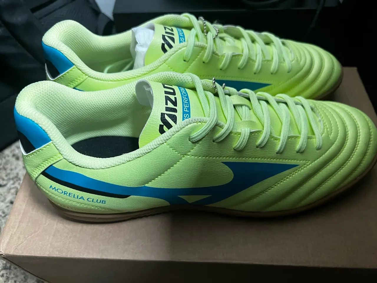 Chuteiras Mizuno - Tamanho 41 - Futsal - Foto 3