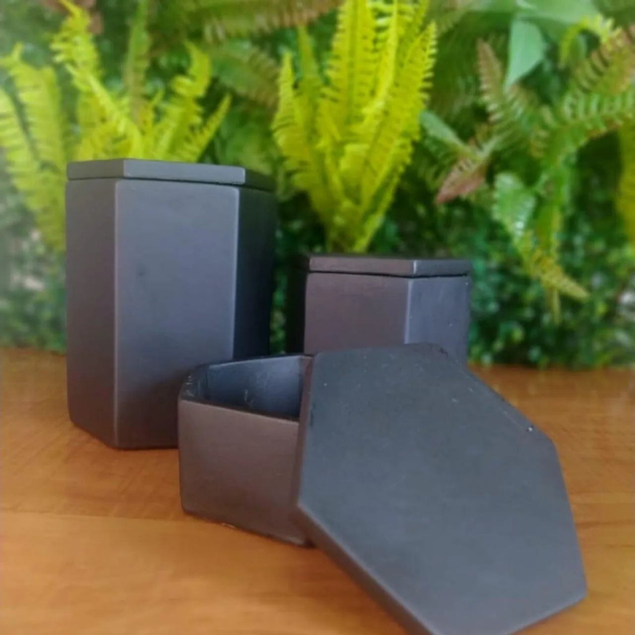 Plantas Decorativas Artificiais com Vasos Estilosos - Prontas pra Decorar - Foto 2