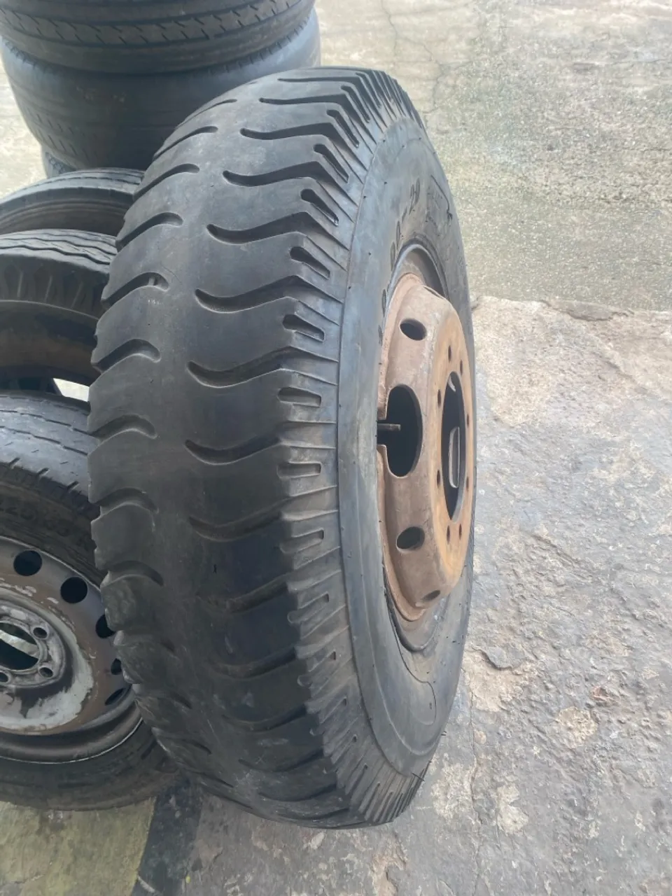 Pneu para Caminhão 1000/20