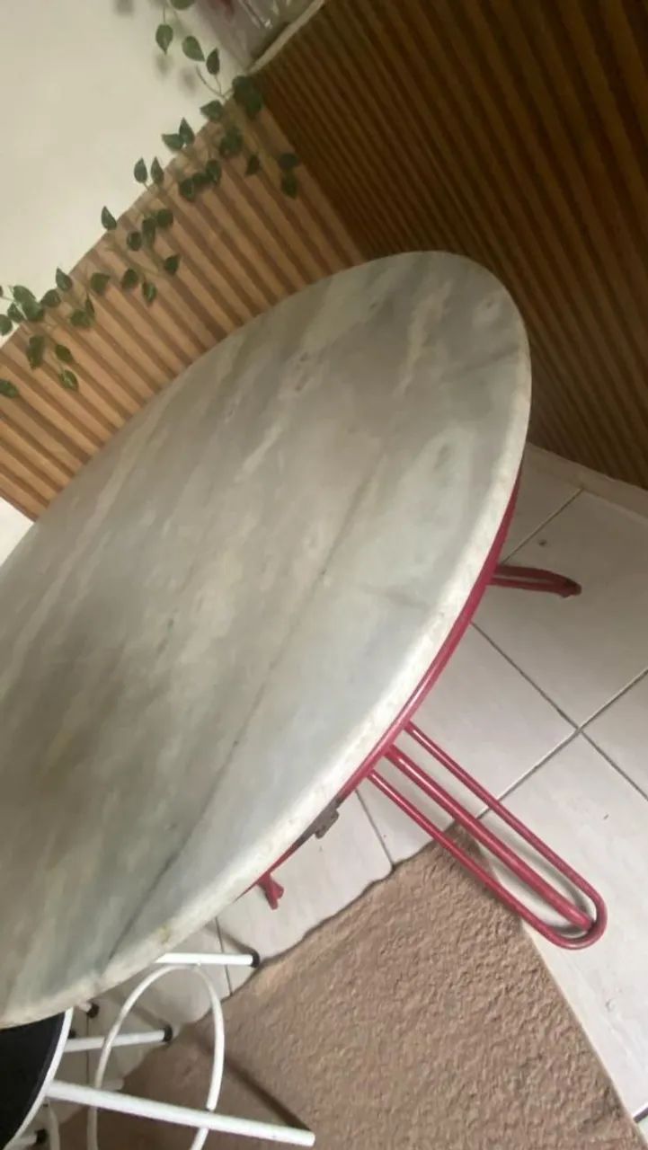 Mesa de Jantar Redonda de Mármore com Base em Ferro - Foto 2