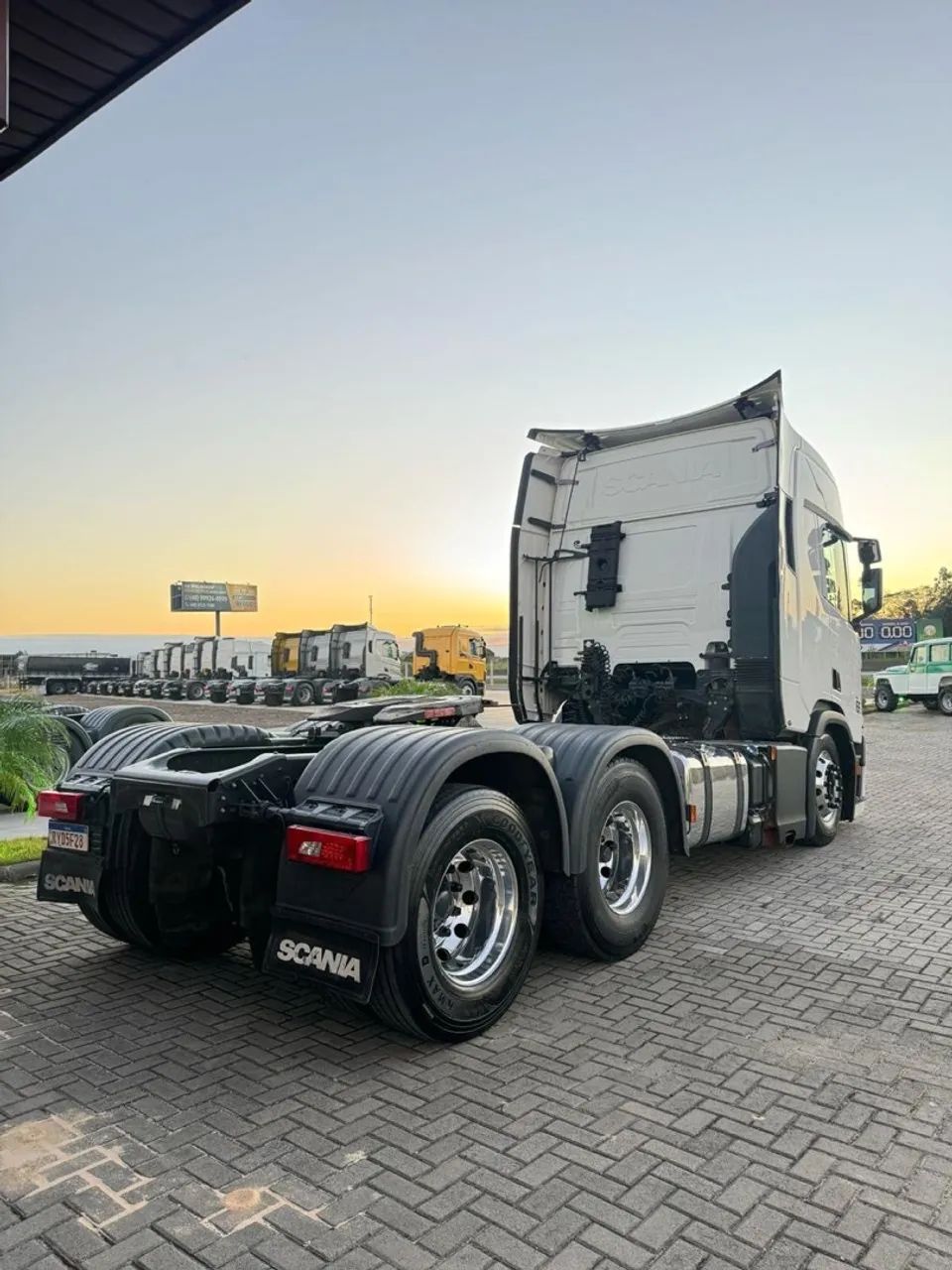 R450 Plus 6x2 Teto Alto impecável  - Foto 5