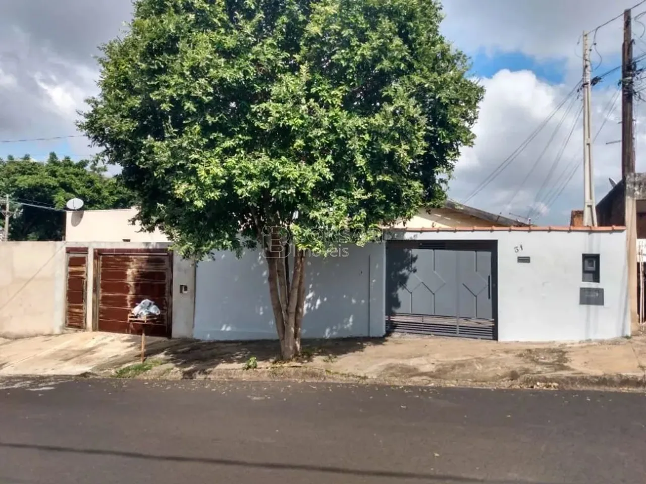 Casa padrão para alugar no Selmi Dei, Araraquara - 02 dormitórios