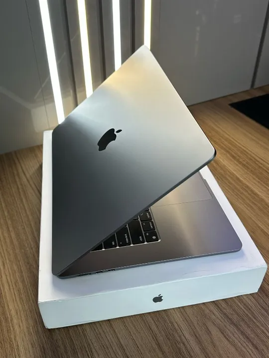 MacBook Air 2026 13-inch M5 16GB 512GB SSD Cor Midnigth Novo