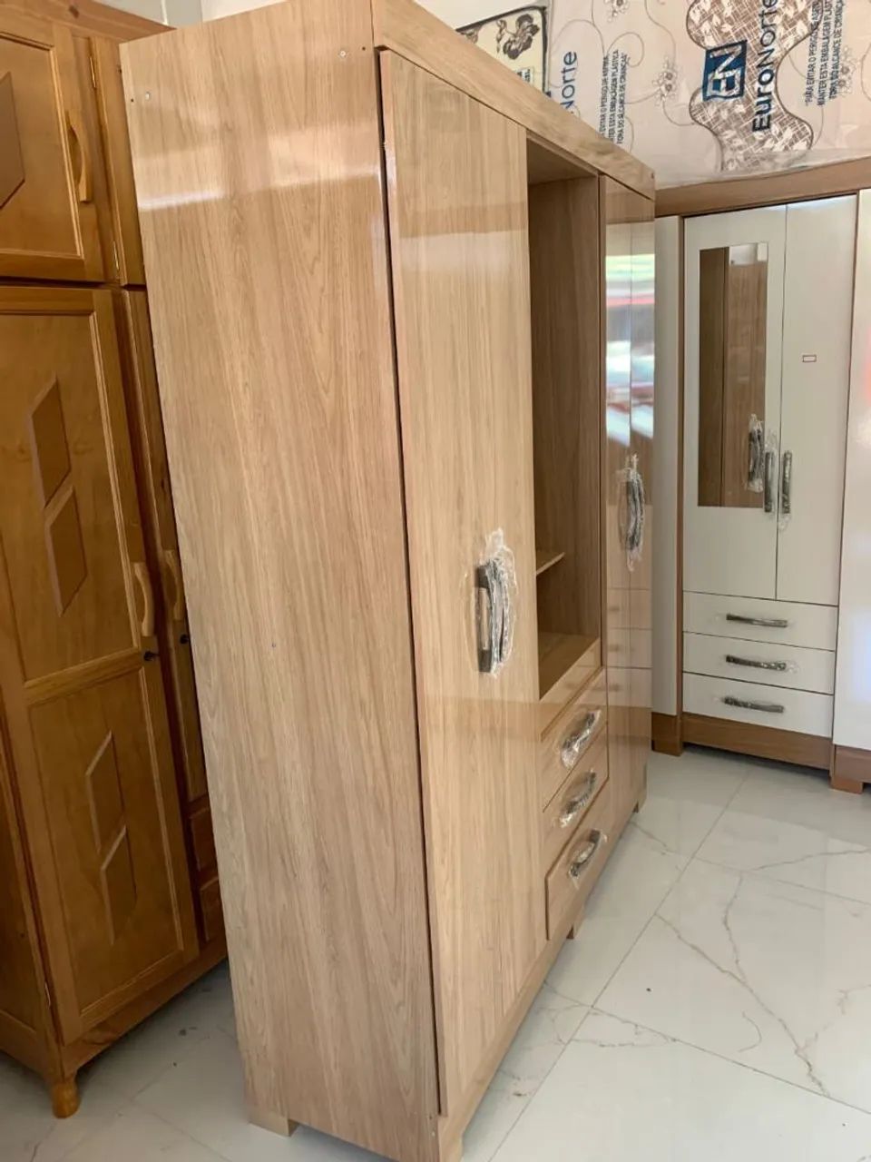 Guarda roupa casal novo - Foto 3