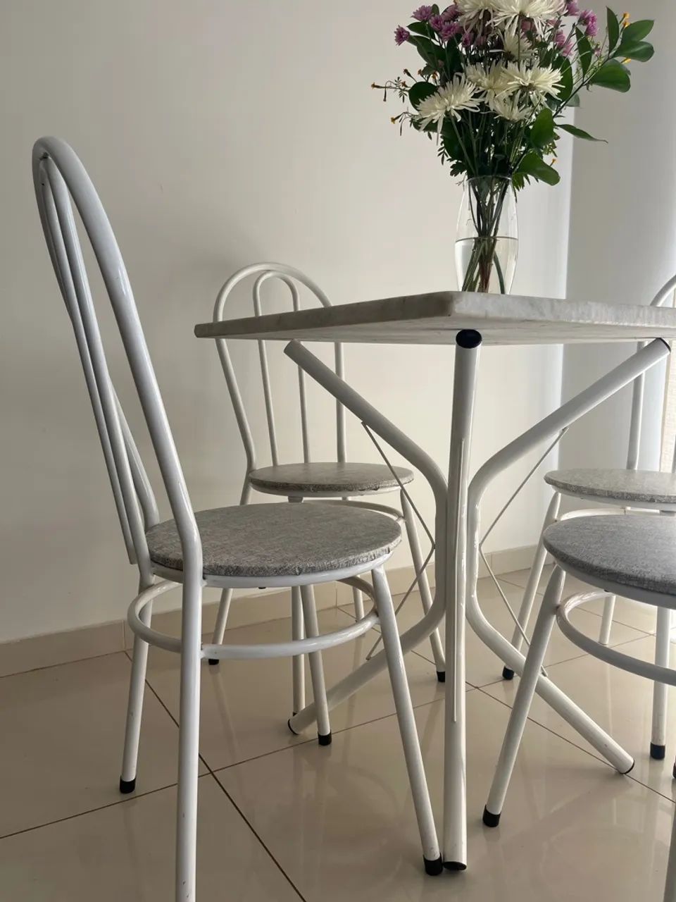 Conjunto de Mesa e Cadeiras 4 lugares - Foto 3