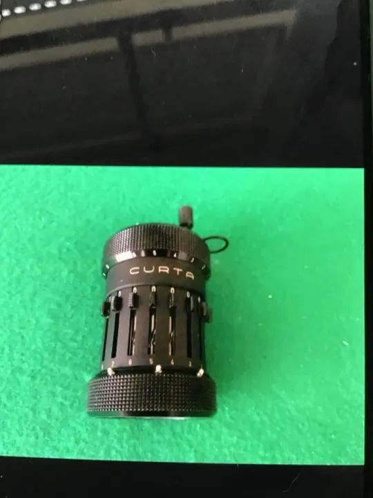 Calculadora Mecânica Curta, vintage ano fabricação 1951