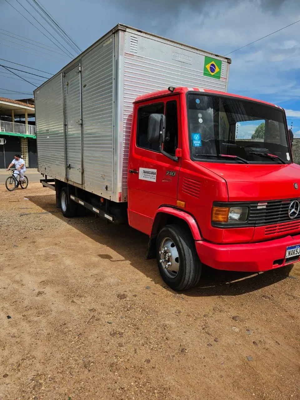 "caminhoes 710" no Brasil