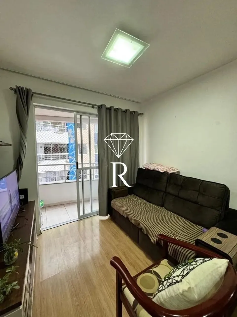 Apartamento 2 dormitórios, no bairro Ipiranga, em localização privilegiada