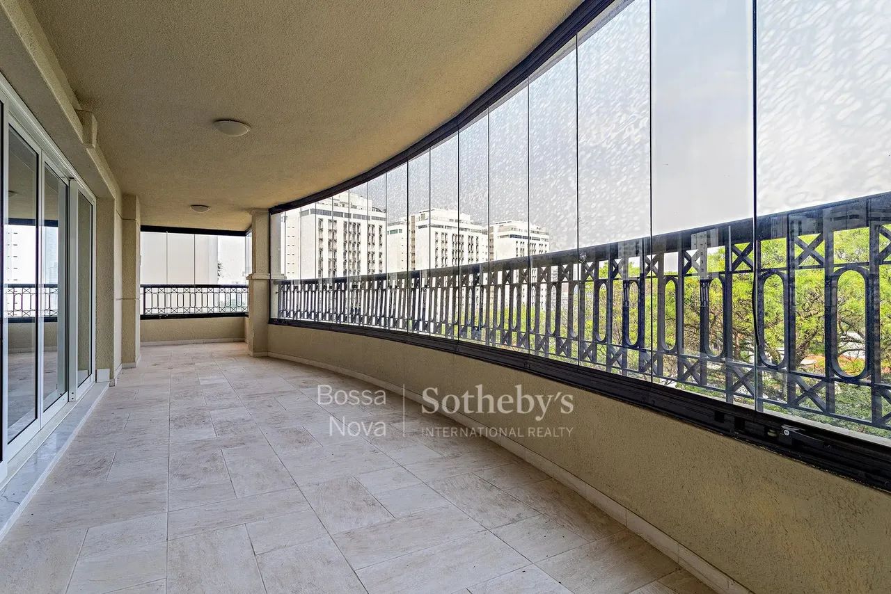 Apartamento amplo e iluminado em rua tranquila na Vila Beatriz